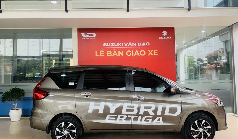 Suzuki Ertiga Hybrid full